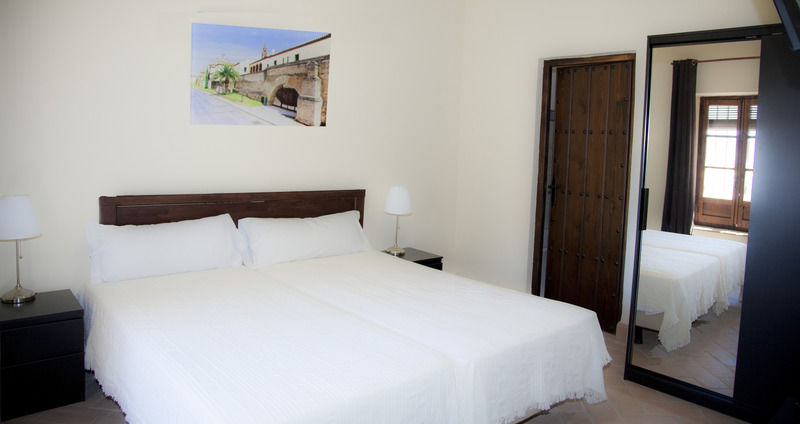 Hospederia Convento De Santa Clara Hotel Palma del Río Buitenkant foto